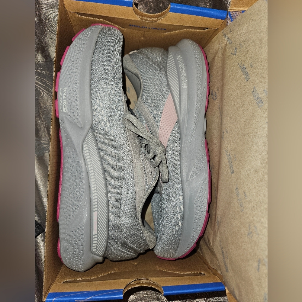 Brooks Adrenalin GTS 24 - BRAND NEW! Womens Sneakers - Picture 9 of 13